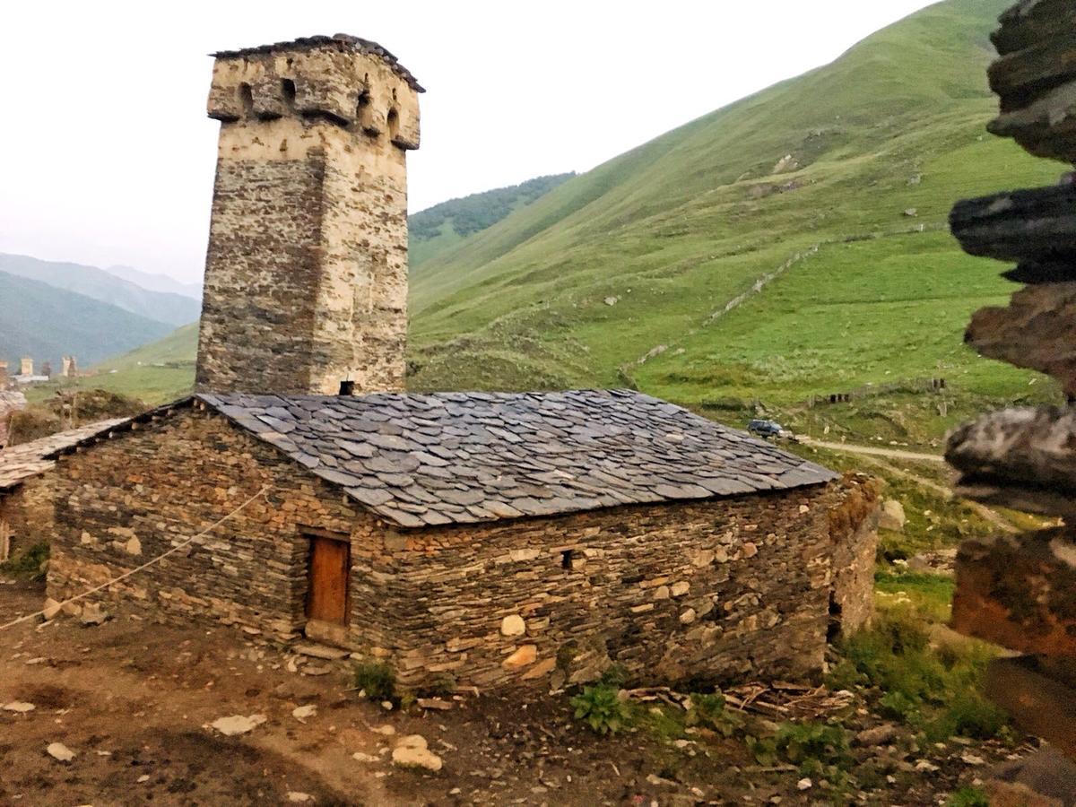 Old House Ushguli Exterior foto